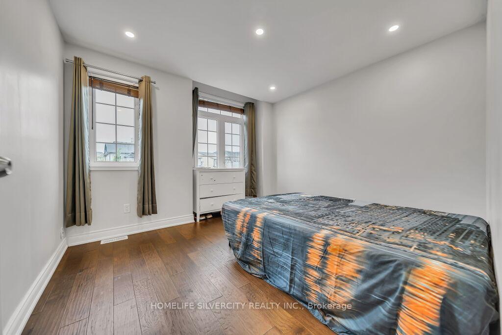 Photo 24 of 425 Woodbine Avenue, Kitchener, Huron Park — HOMEH