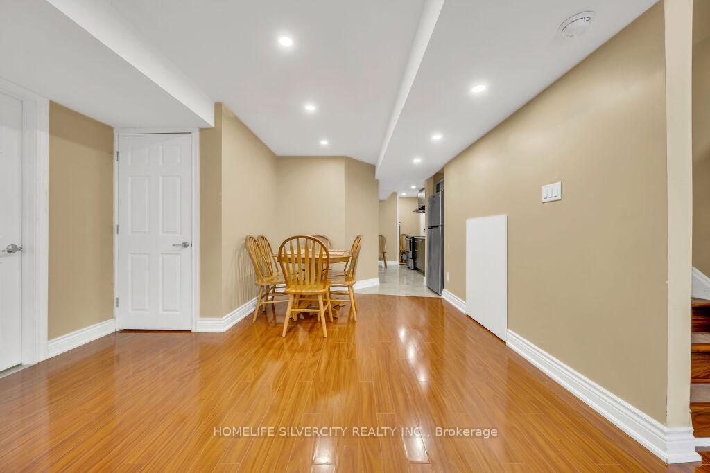 Photo 32 of 425 Woodbine Avenue, Kitchener, Huron Park — HOMEH