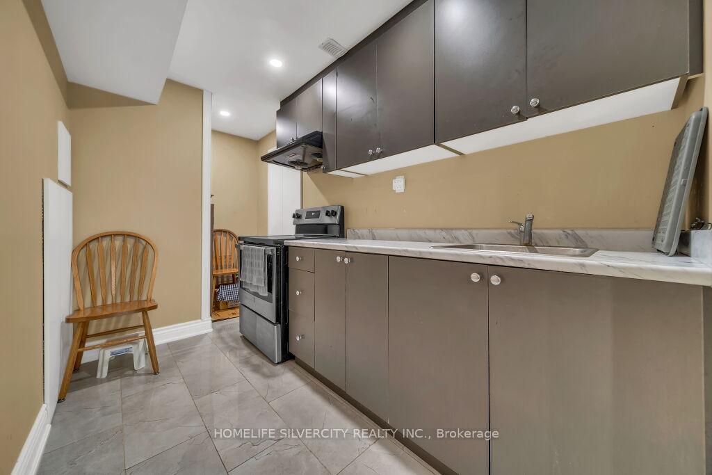 Photo 33 of 425 Woodbine Avenue, Kitchener, Huron Park — HOMEH