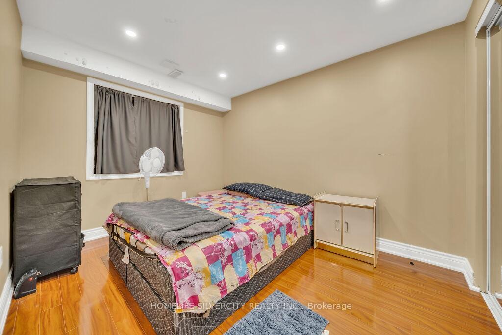 Photo 35 of 425 Woodbine Avenue, Kitchener, Huron Park — HOMEH