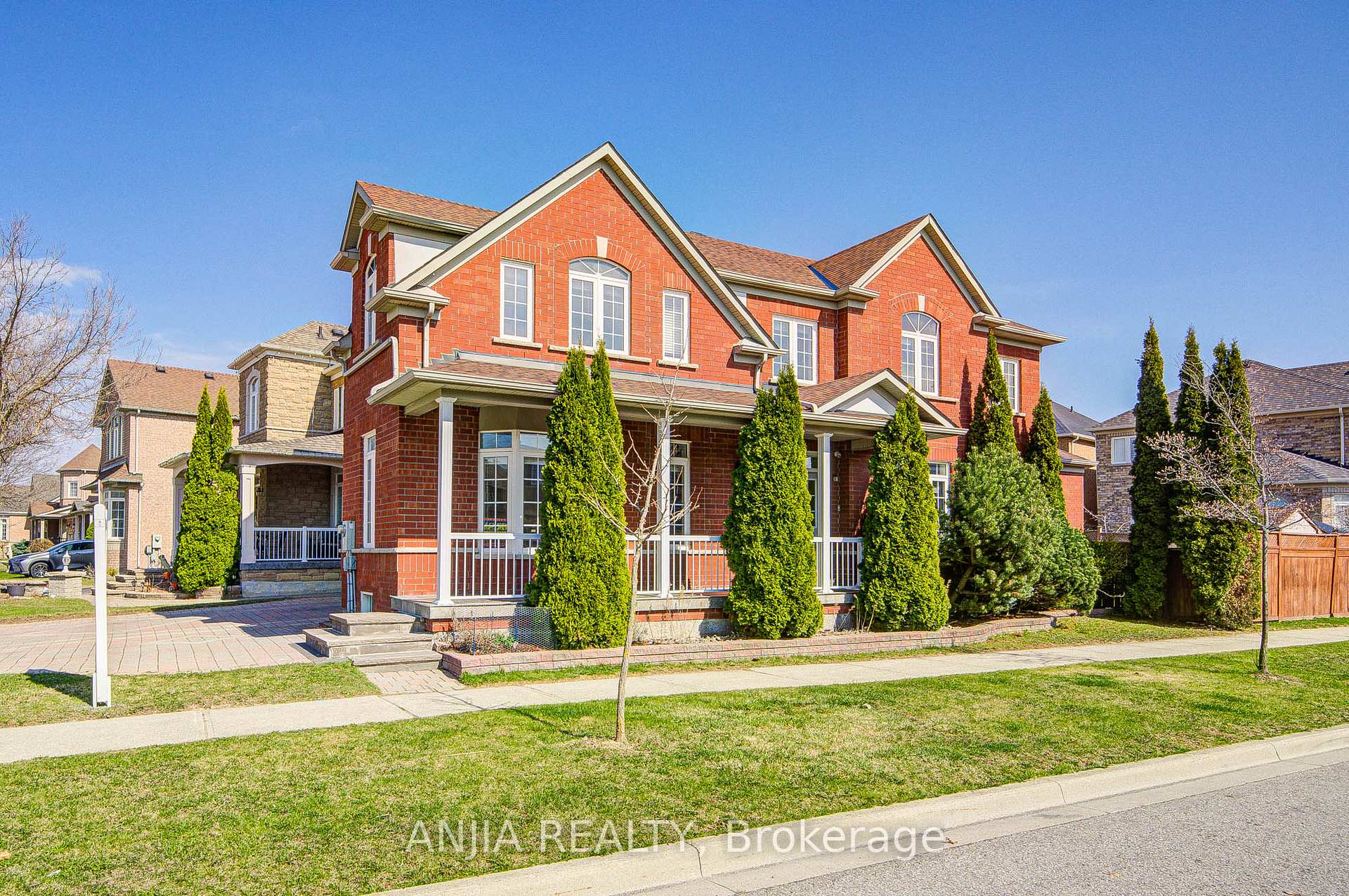 Photo 1 of 1 Outlook Terrace Drive, Markham, Greensborough — HOMEH