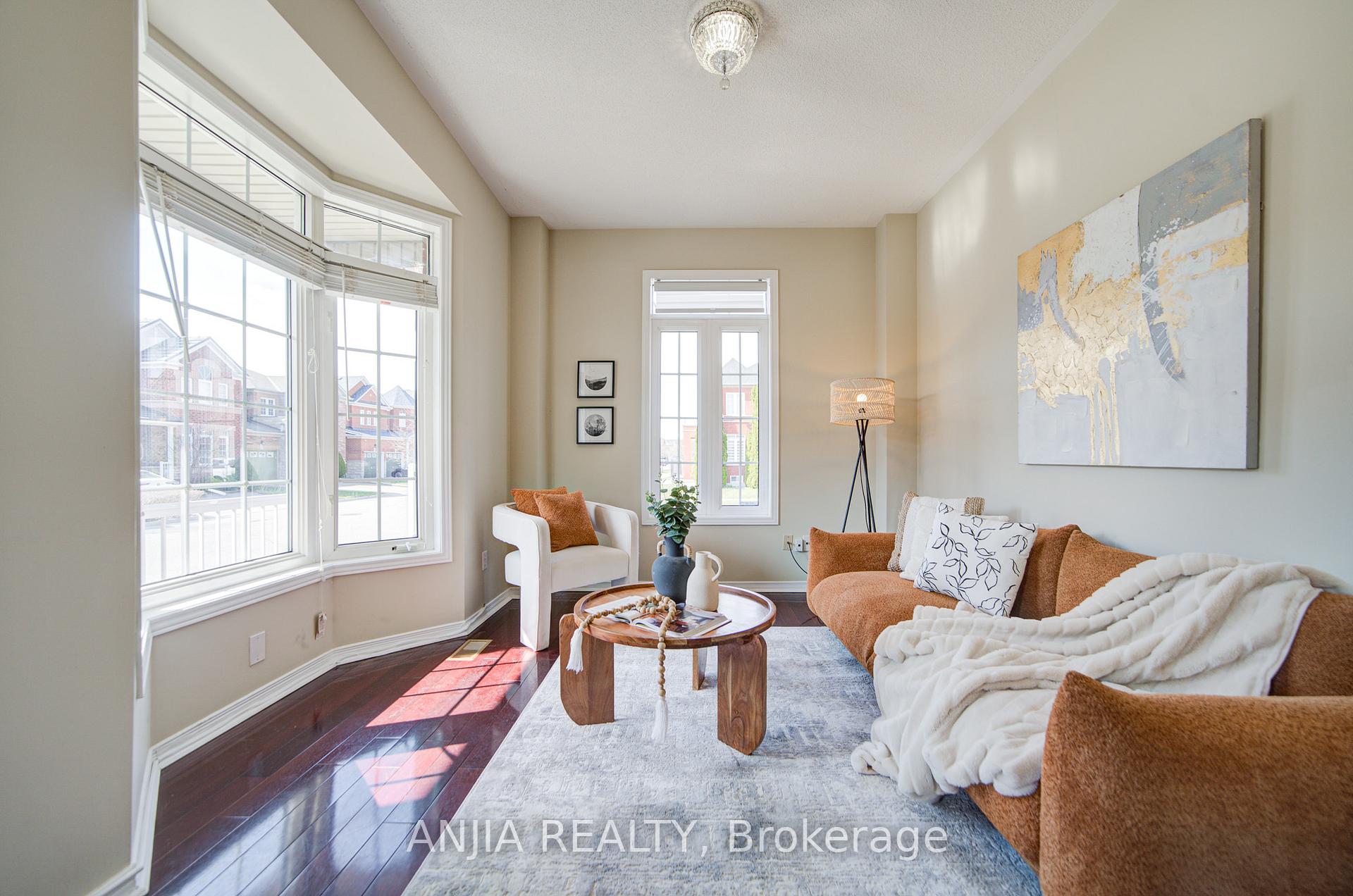 Photo 8 of 1 Outlook Terrace Drive, Markham, Greensborough — HOMEH