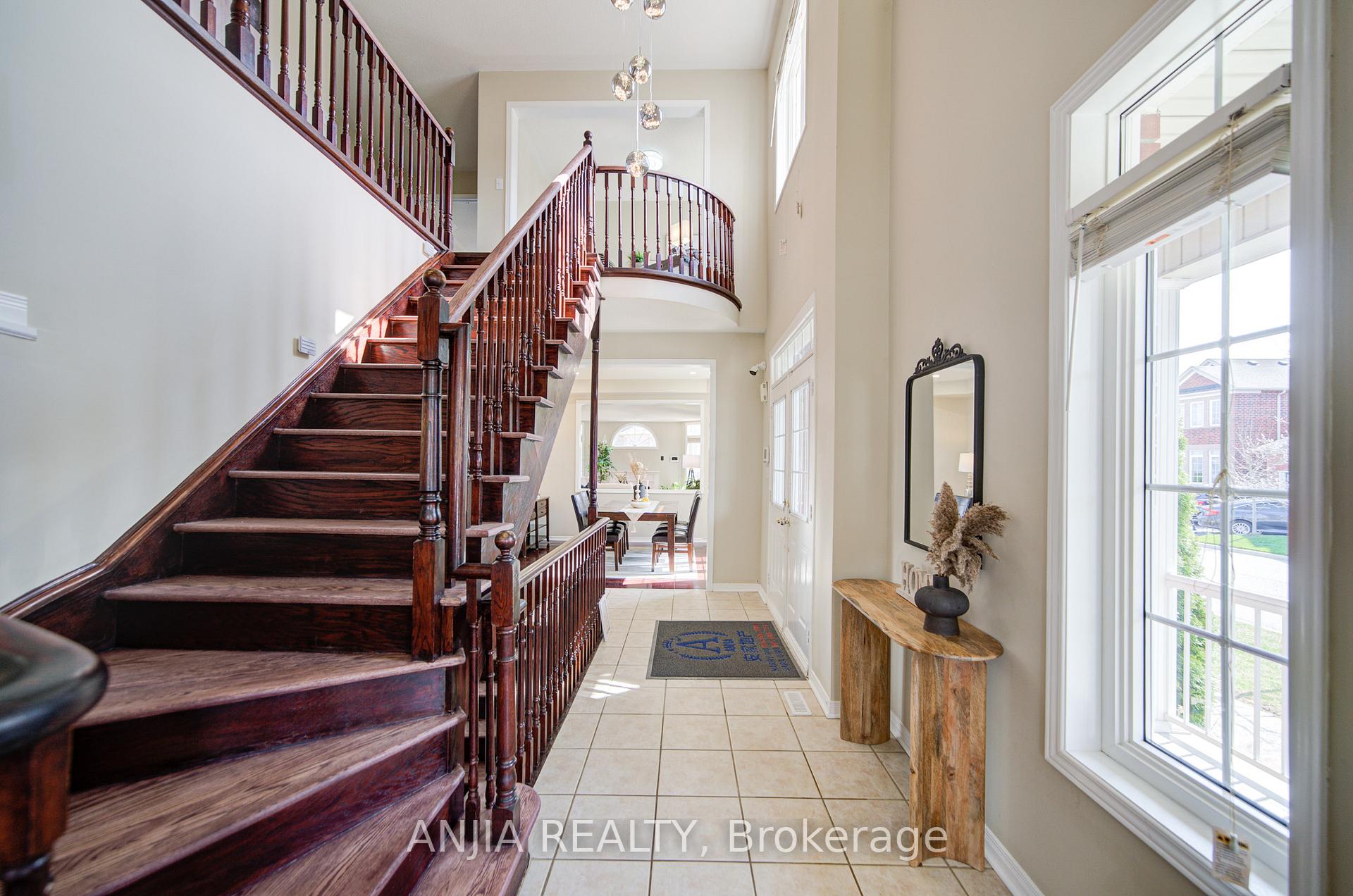 Photo 9 of 1 Outlook Terrace Drive, Markham, Greensborough — HOMEH