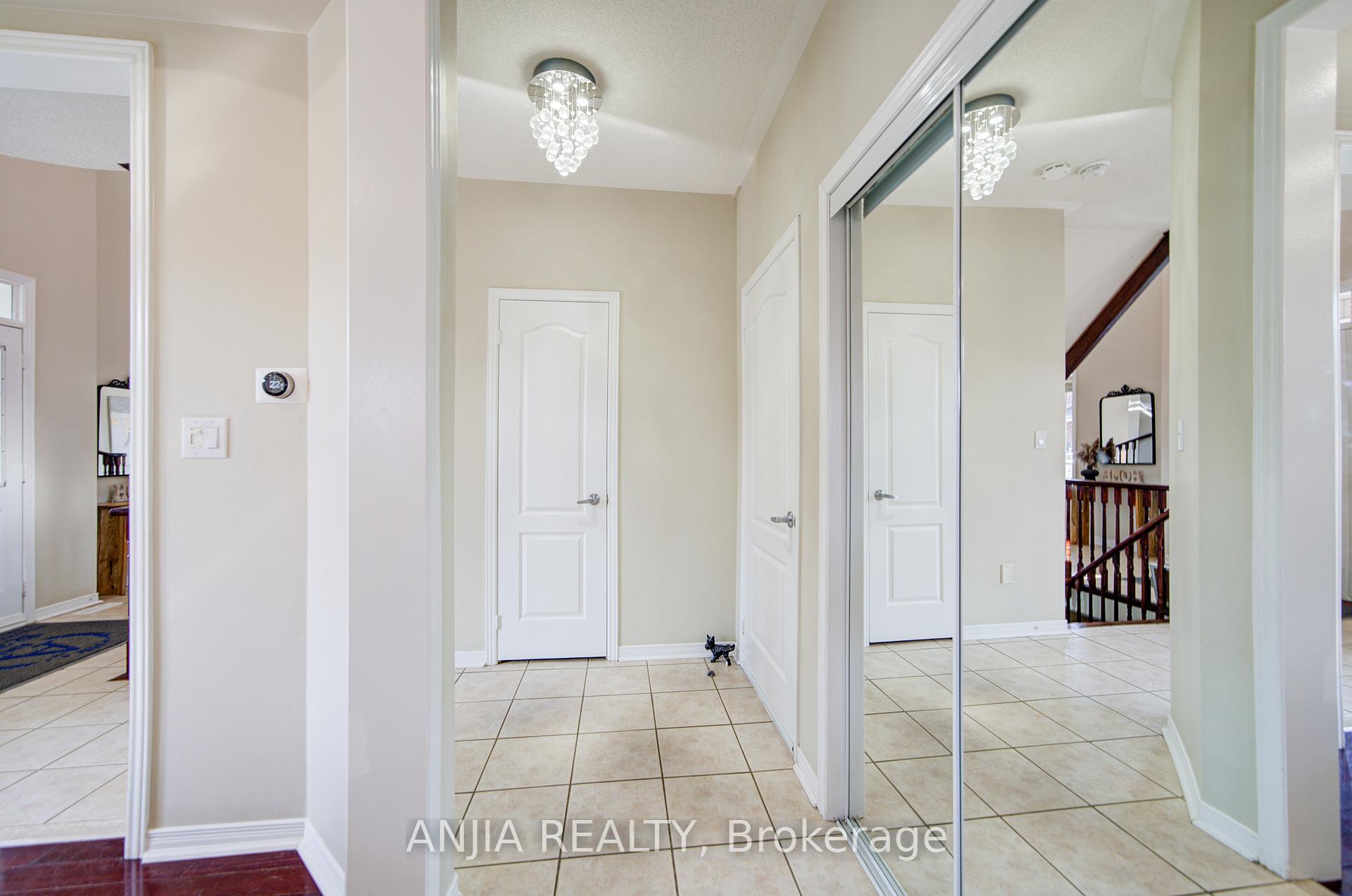 Photo 15 of 1 Outlook Terrace Drive, Markham, Greensborough — HOMEH