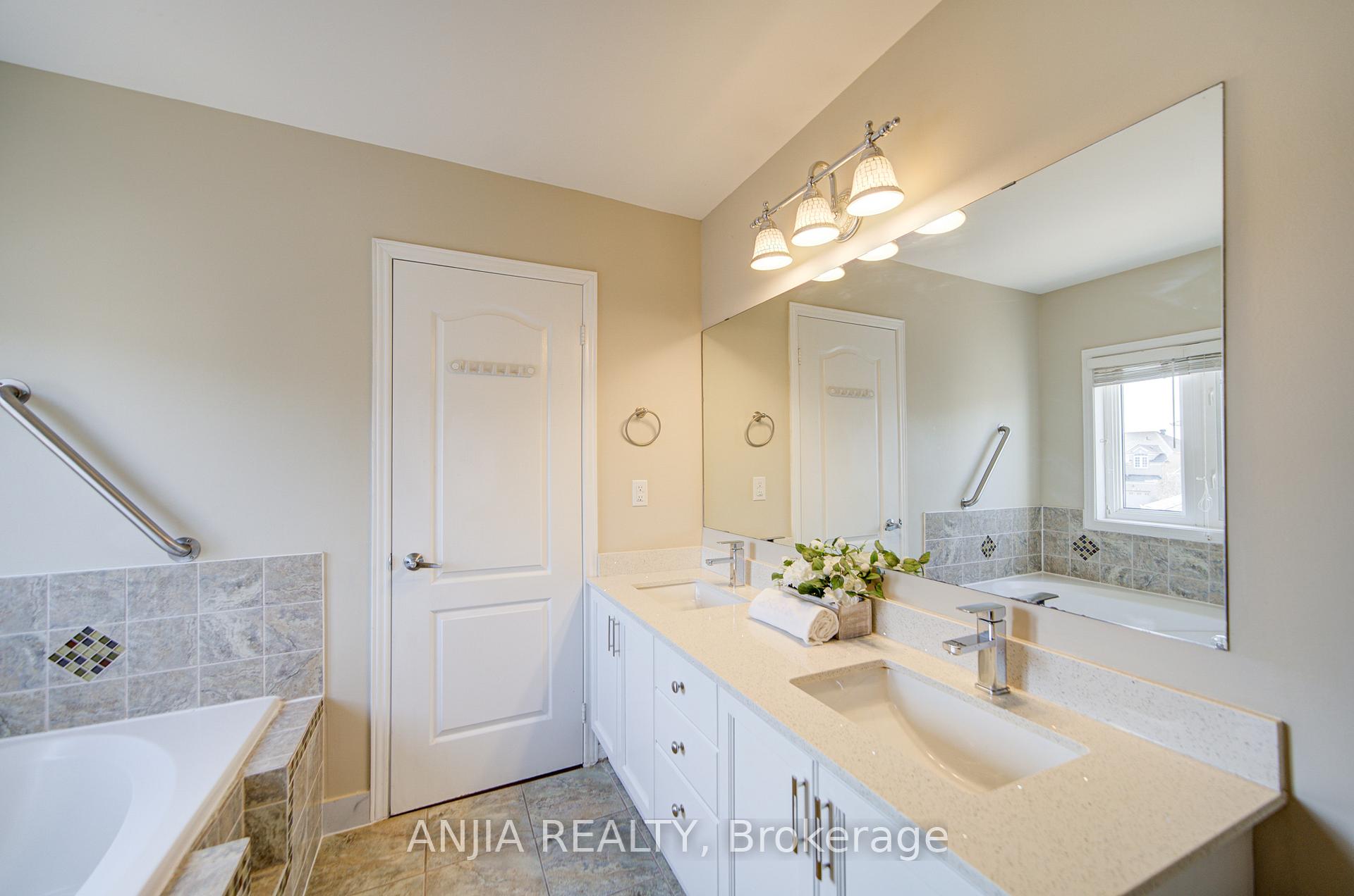 Photo 34 of 1 Outlook Terrace Drive, Markham, Greensborough — HOMEH