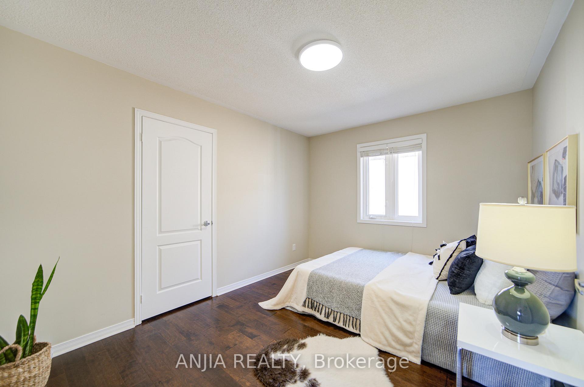 Photo 36 of 1 Outlook Terrace Drive, Markham, Greensborough — HOMEH