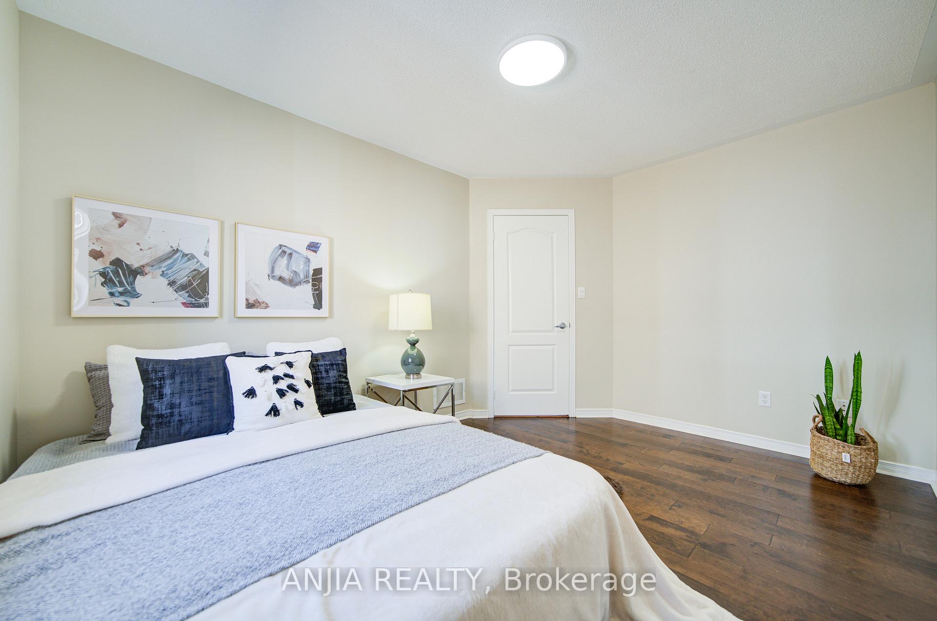 Photo 37 of 1 Outlook Terrace Drive, Markham, Greensborough — HOMEH