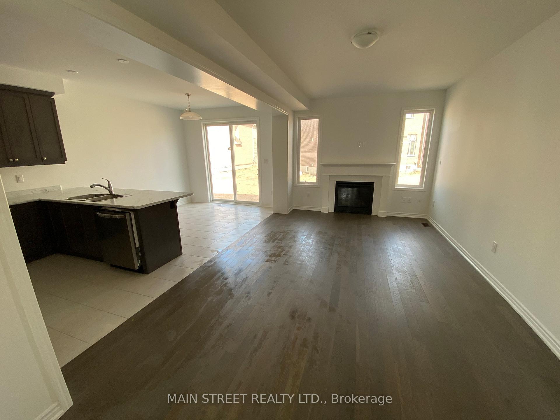 Photo 4 of 785 Whitlock Avenue, Milton, Cobban — HOMEH