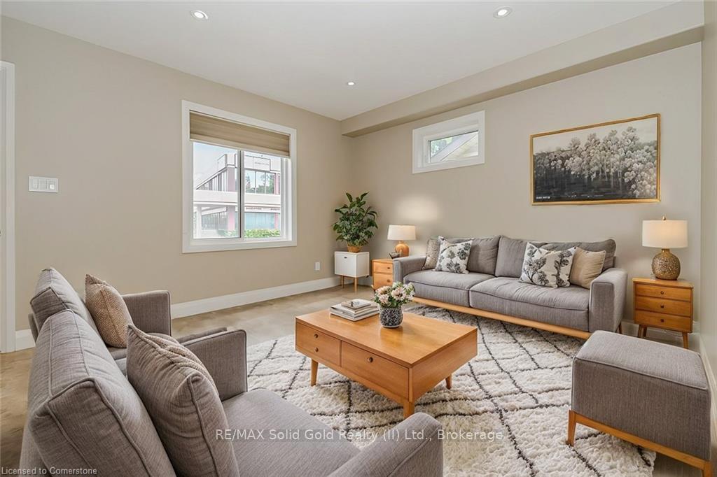 Photo 4 of 331 Victoria Street N, Kitchener — HOMEH