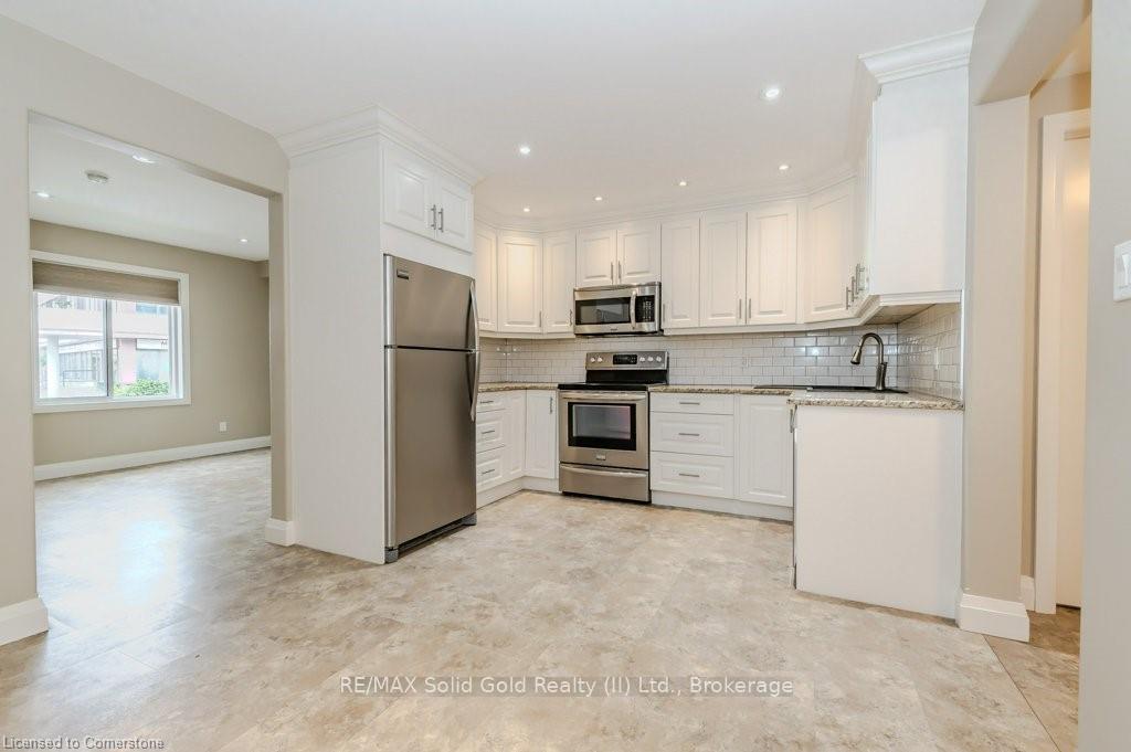 Photo 5 of 331 Victoria Street N, Kitchener — HOMEH