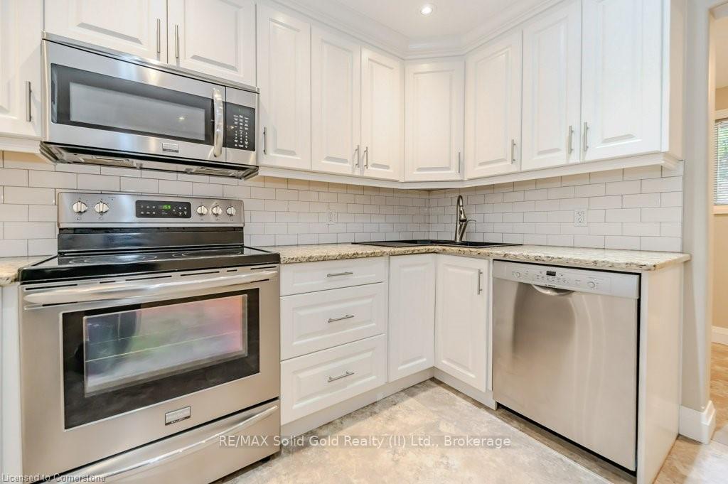 Photo 7 of 331 Victoria Street N, Kitchener — HOMEH