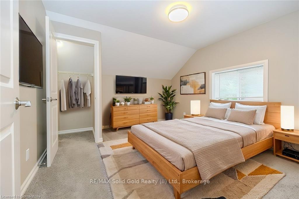 Photo 11 of 331 Victoria Street N, Kitchener — HOMEH