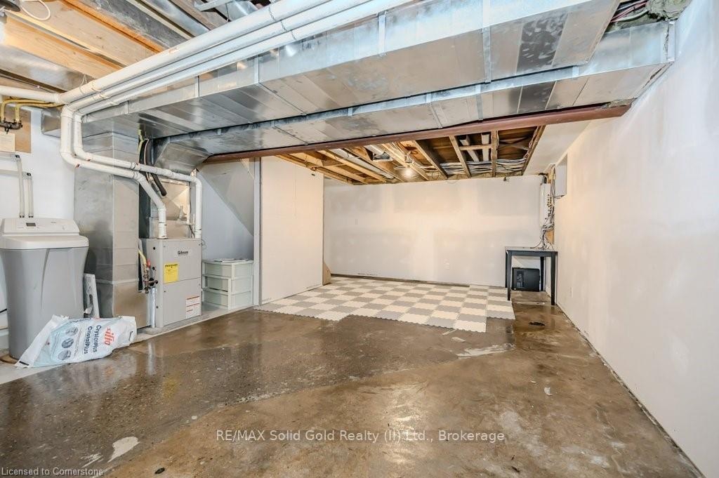 Photo 16 of 331 Victoria Street N, Kitchener — HOMEH