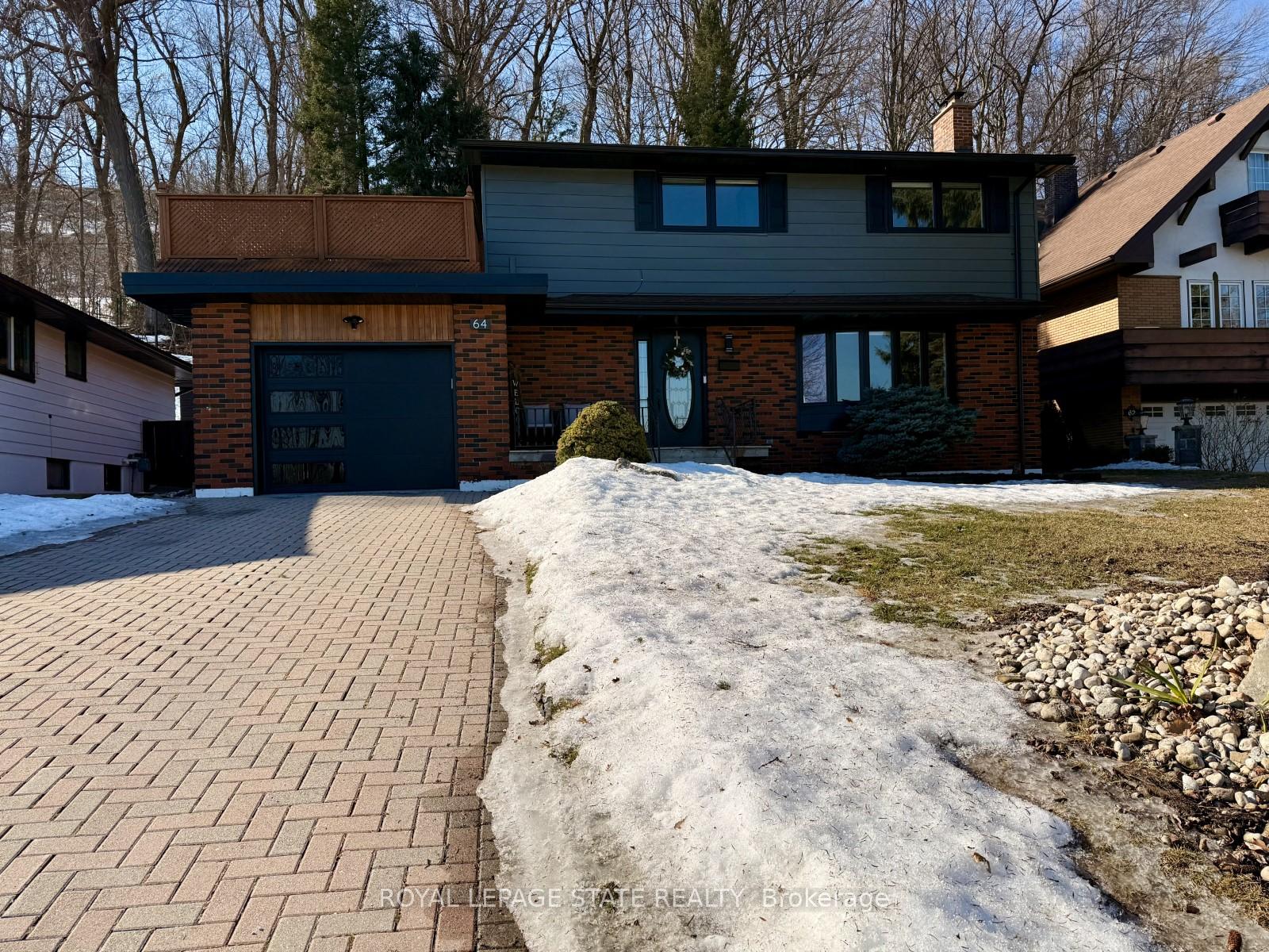 Photo 2 of 64 Maple Drive, Hamilton, Stoney Creek — HOMEH