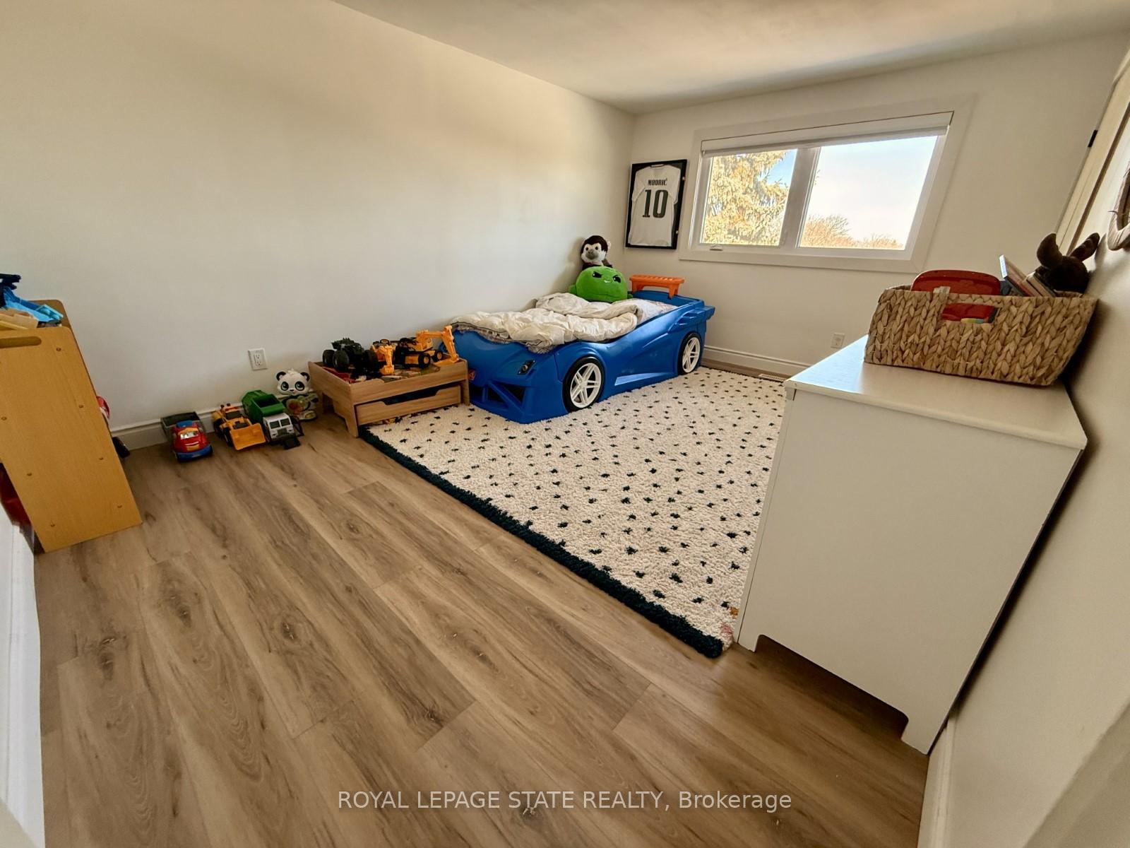 Photo 11 of 64 Maple Drive, Hamilton, Stoney Creek — HOMEH