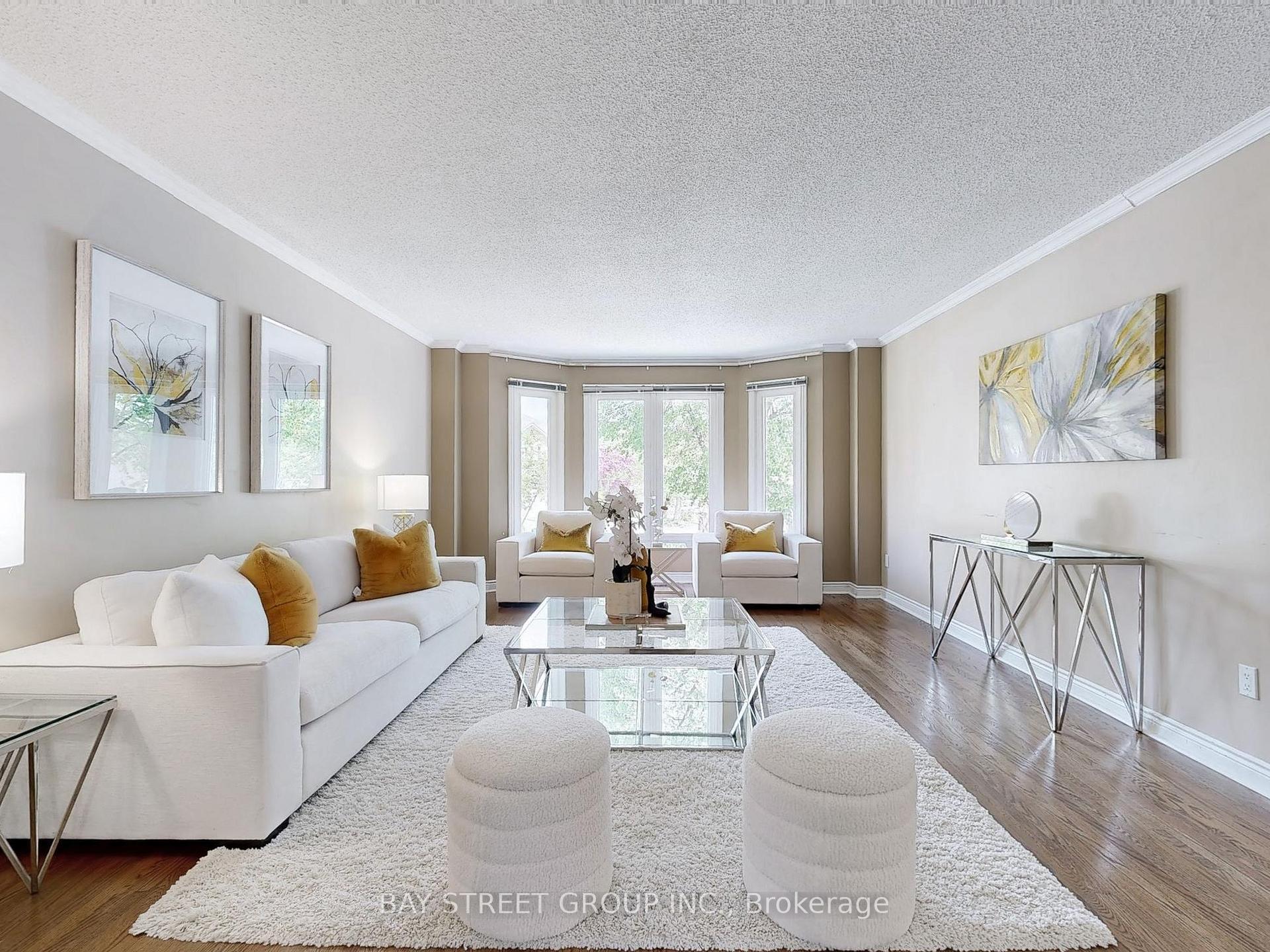 Photo 3 of 1 Lunau Lane, Markham, Aileen-Willowbrook — HOMEH