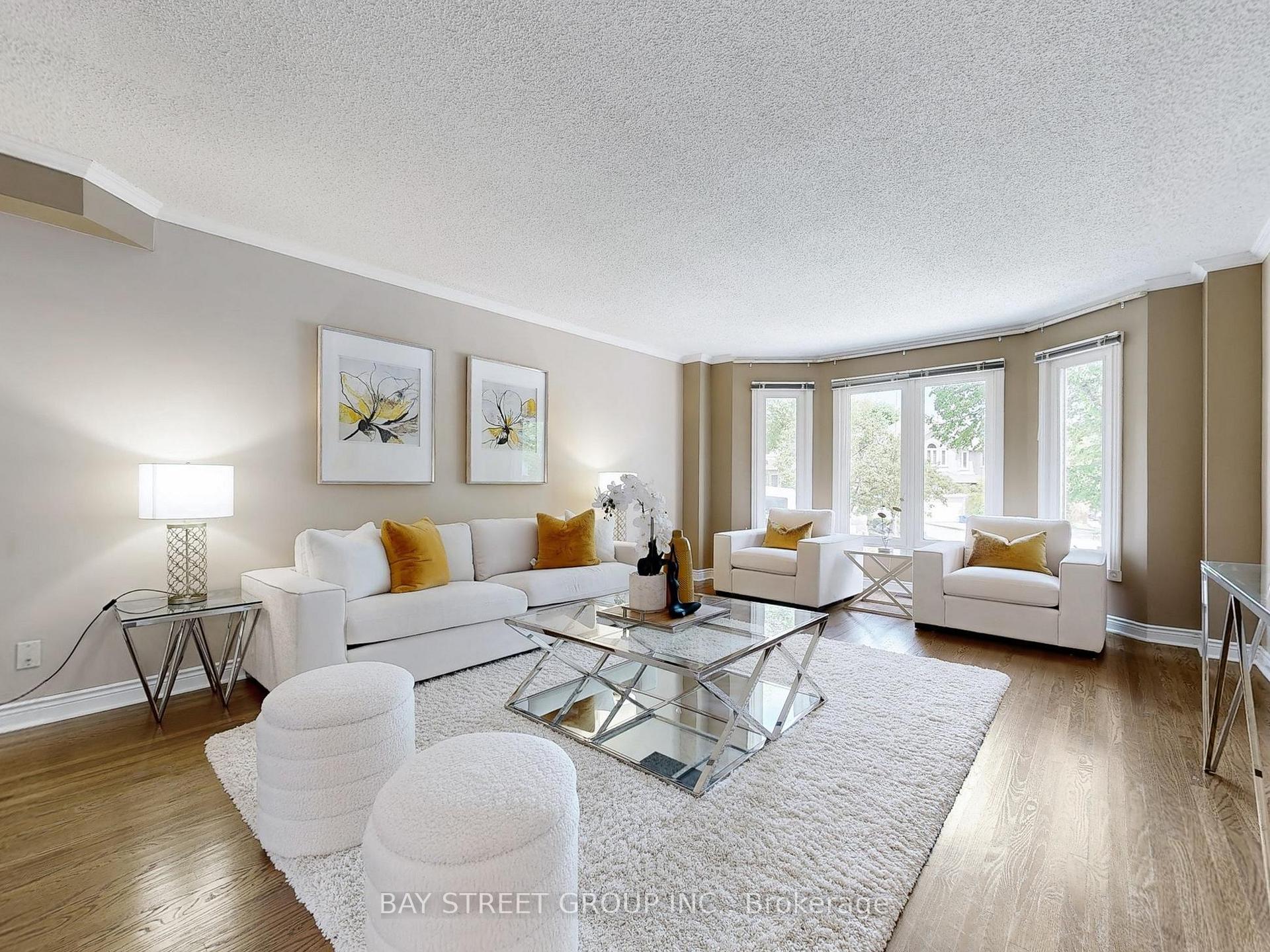 Photo 4 of 1 Lunau Lane, Markham, Aileen-Willowbrook — HOMEH