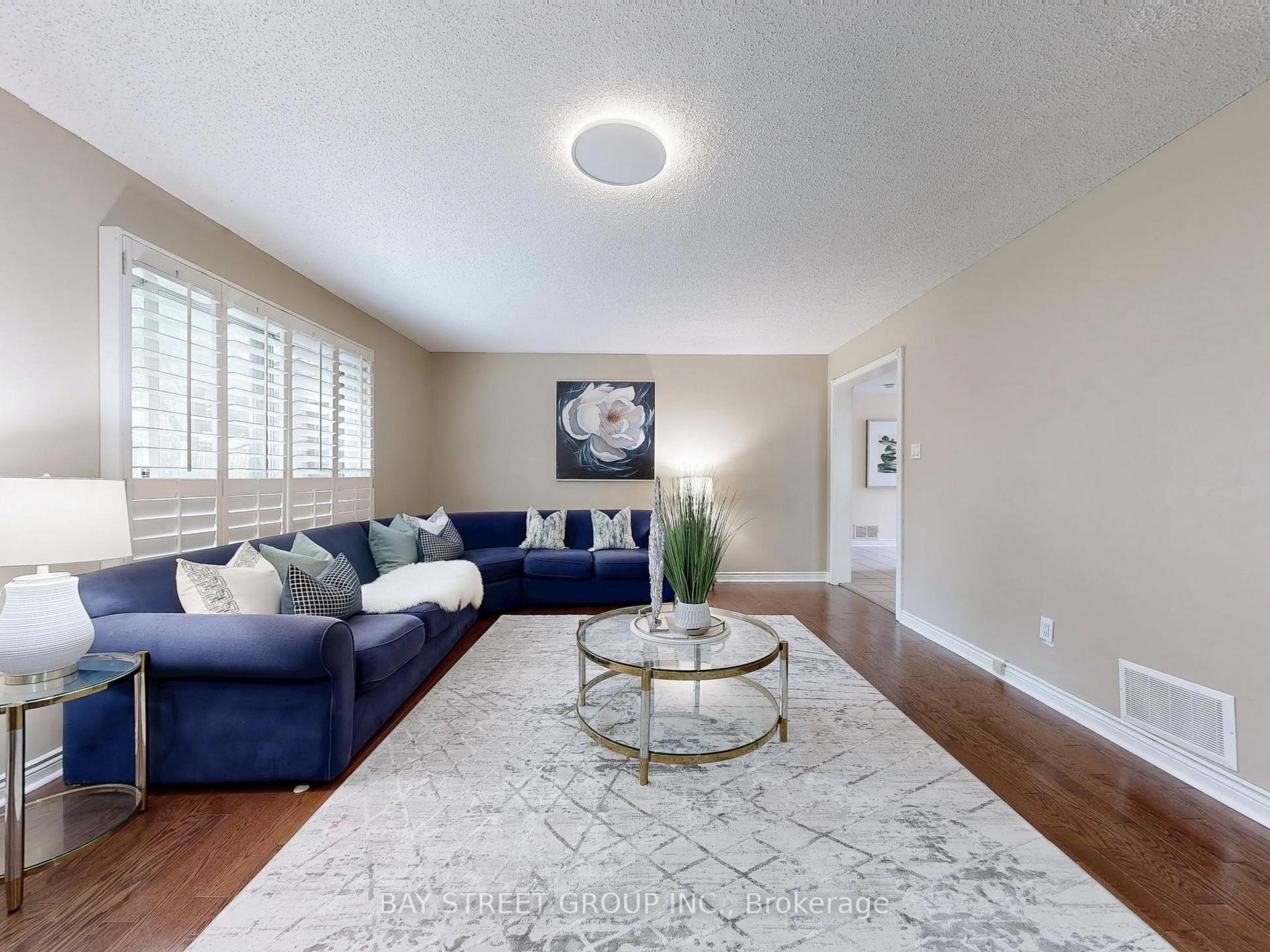 Photo 9 of 1 Lunau Lane, Markham, Aileen-Willowbrook — HOMEH