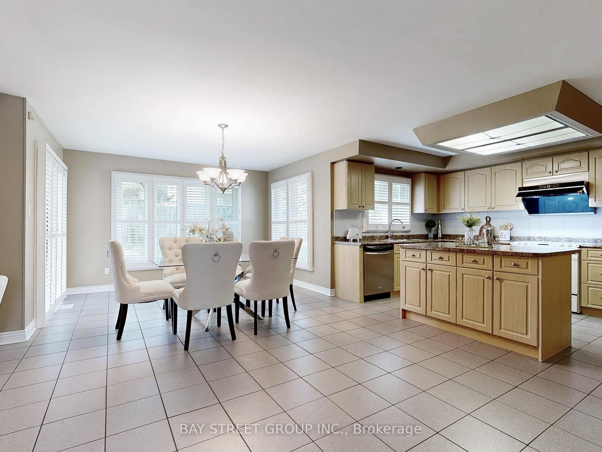 Photo 12 of 1 Lunau Lane, Markham, Aileen-Willowbrook — HOMEH