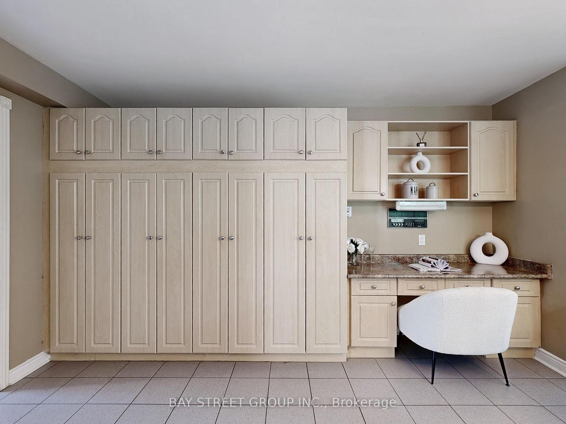 Photo 13 of 1 Lunau Lane, Markham, Aileen-Willowbrook — HOMEH