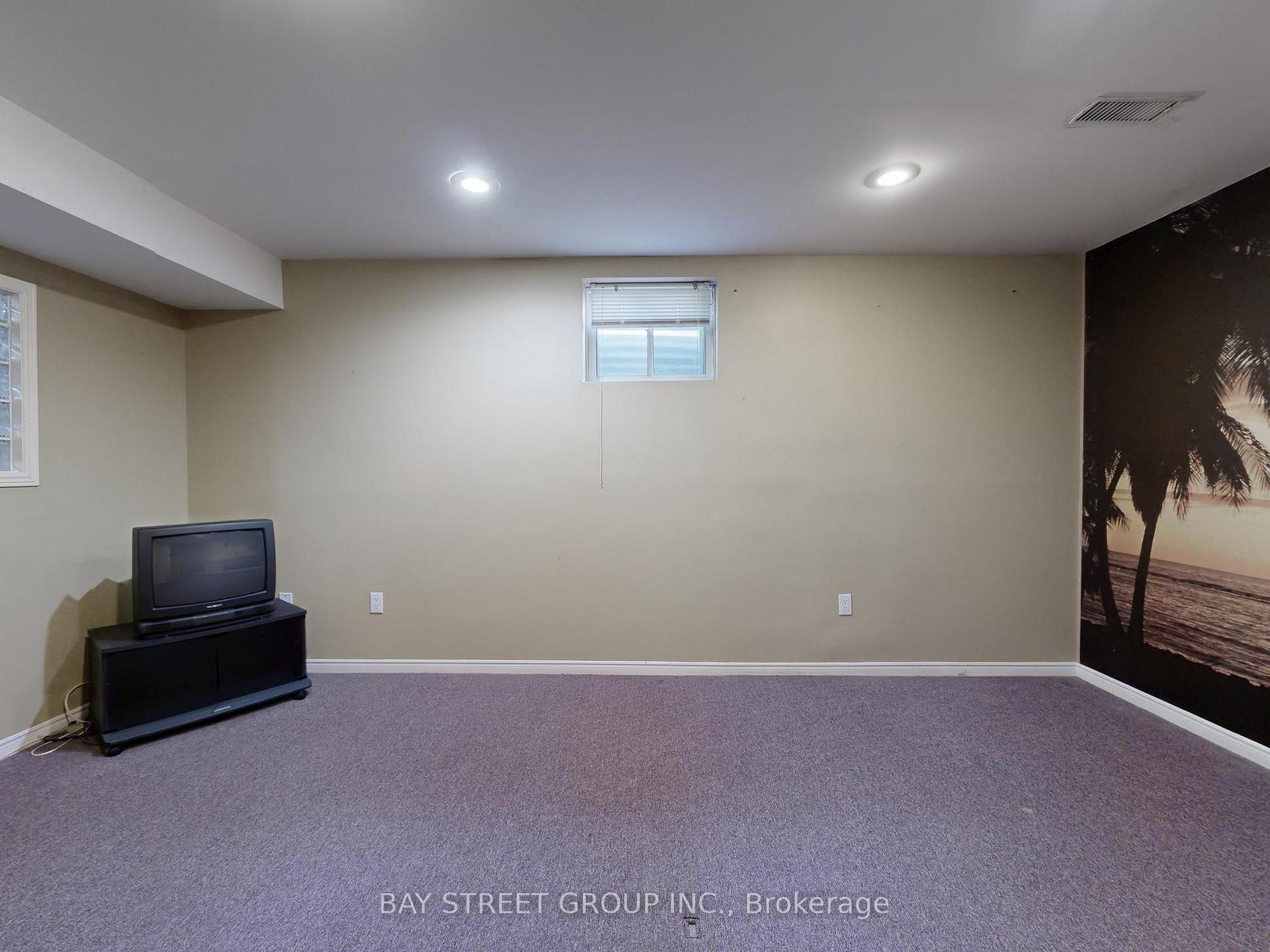 Photo 37 of 1 Lunau Lane, Markham, Aileen-Willowbrook — HOMEH