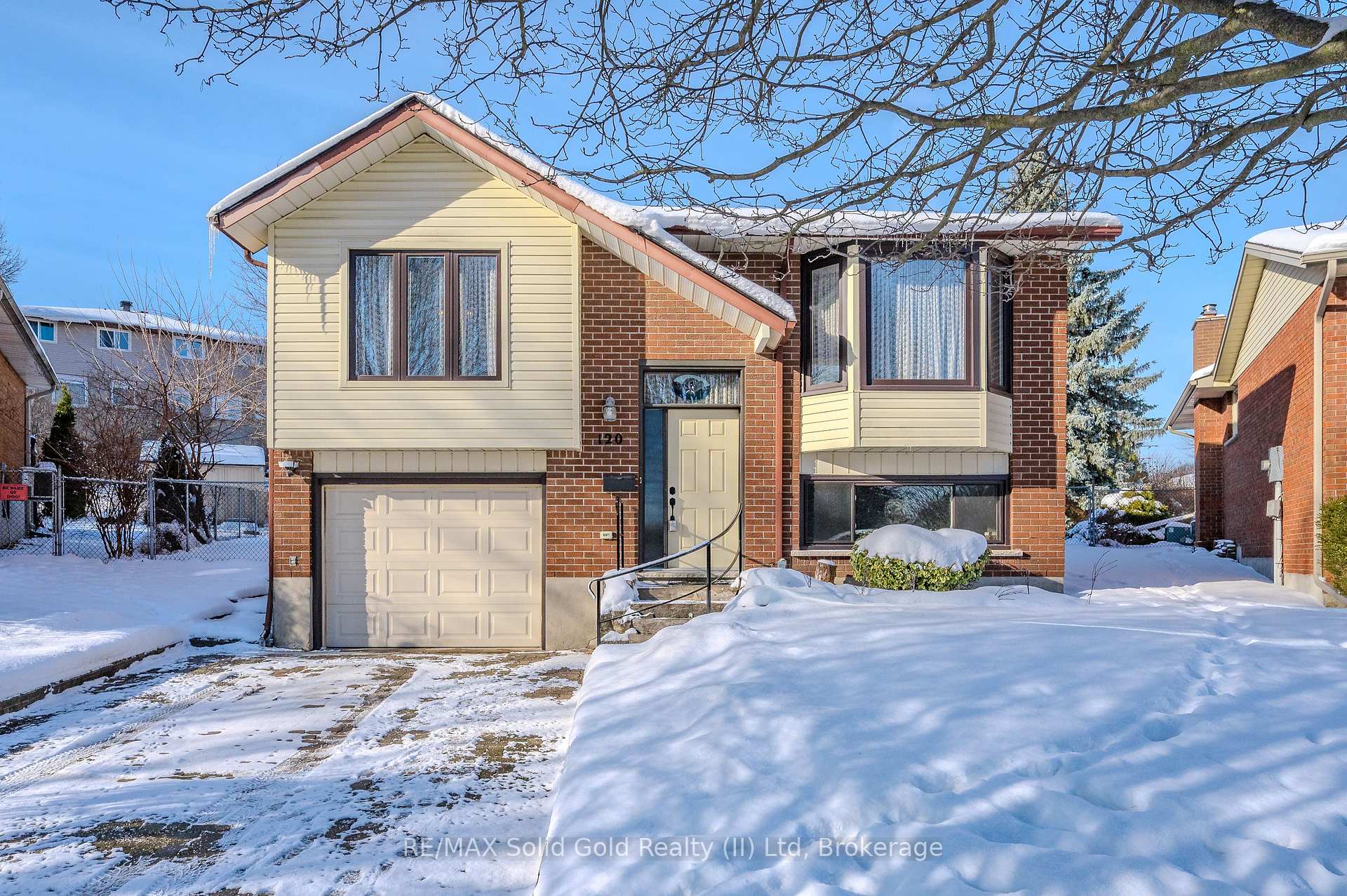 Photo 1 of 120 Albion Court, Kitchener — HOMEH