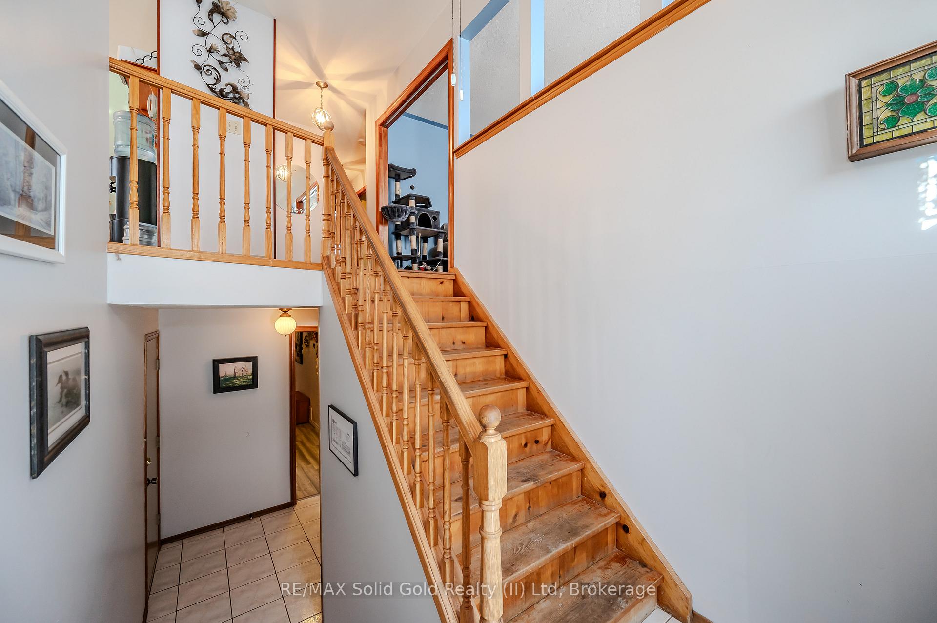 Photo 4 of 120 Albion Court, Kitchener — HOMEH
