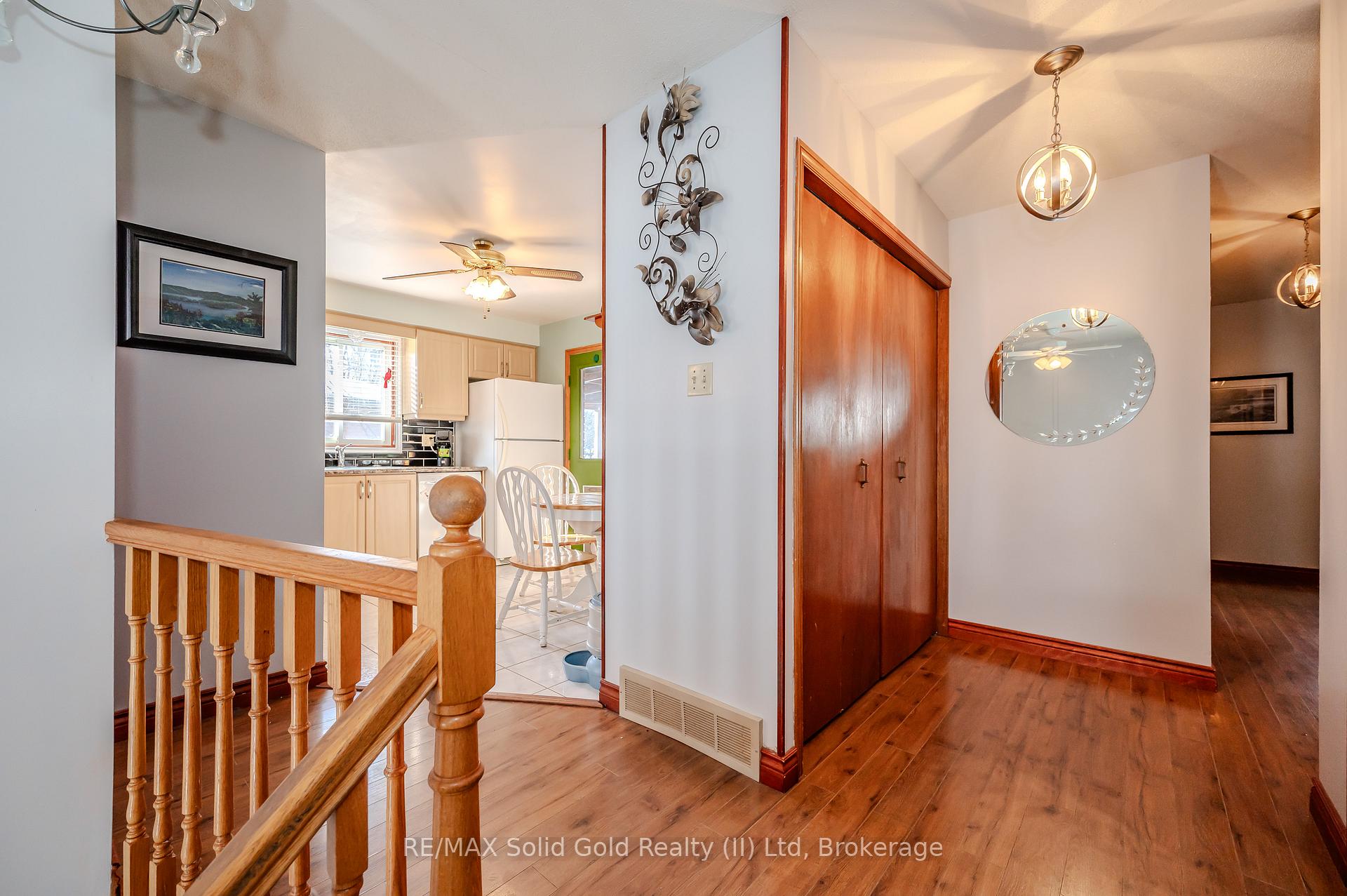 Photo 10 of 120 Albion Court, Kitchener — HOMEH