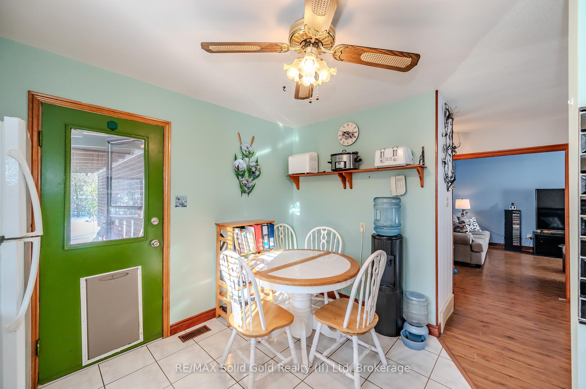 Photo 14 of 120 Albion Court, Kitchener — HOMEH