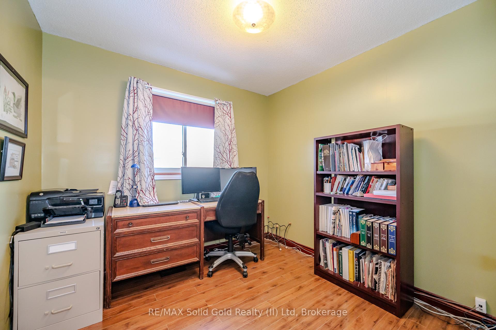 Photo 18 of 120 Albion Court, Kitchener — HOMEH