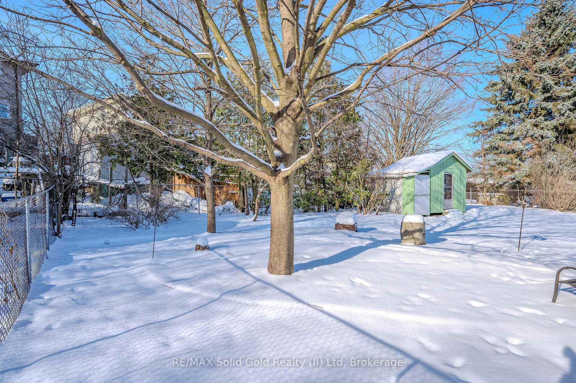 Photo 34 of 120 Albion Court, Kitchener — HOMEH
