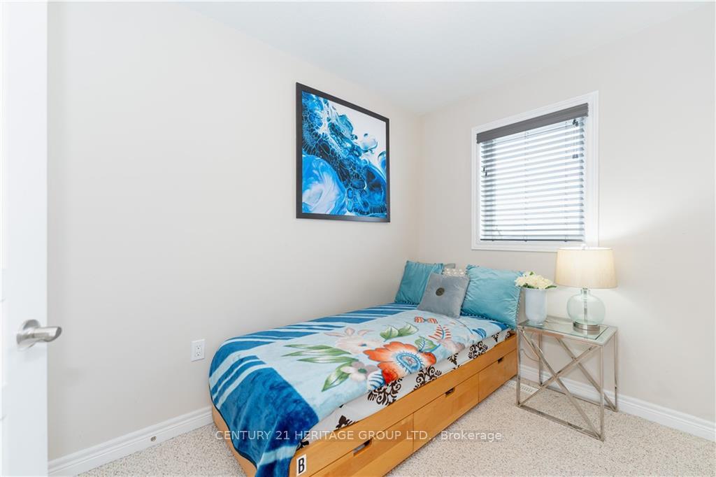 Photo 12 of 54 Bloom Crescent, Hamilton, Stoney Creek — HOMEH