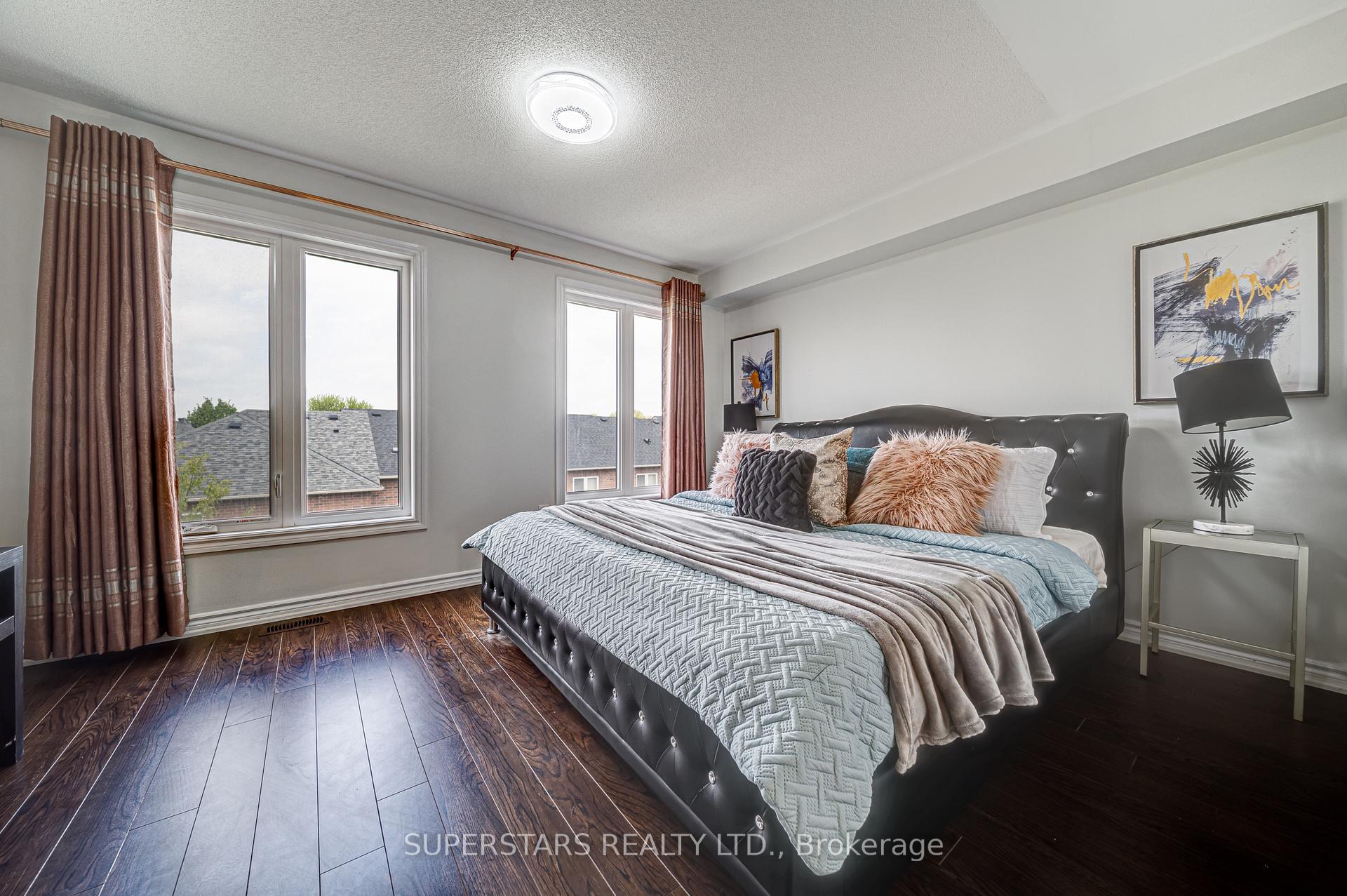 Photo 11 of 6 Hyderabad Lane, Markham, Greensborough — HOMEH