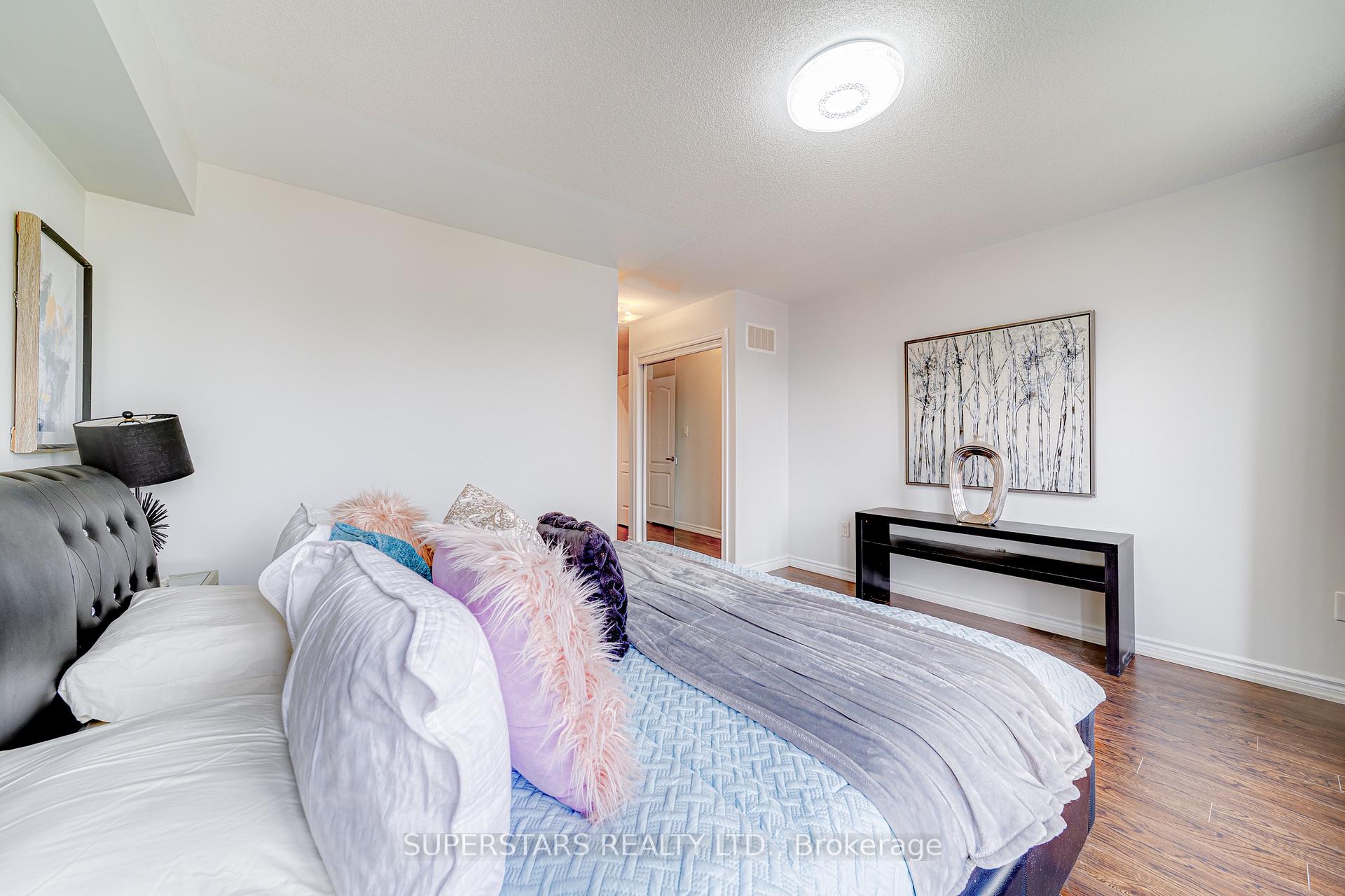Photo 12 of 6 Hyderabad Lane, Markham, Greensborough — HOMEH