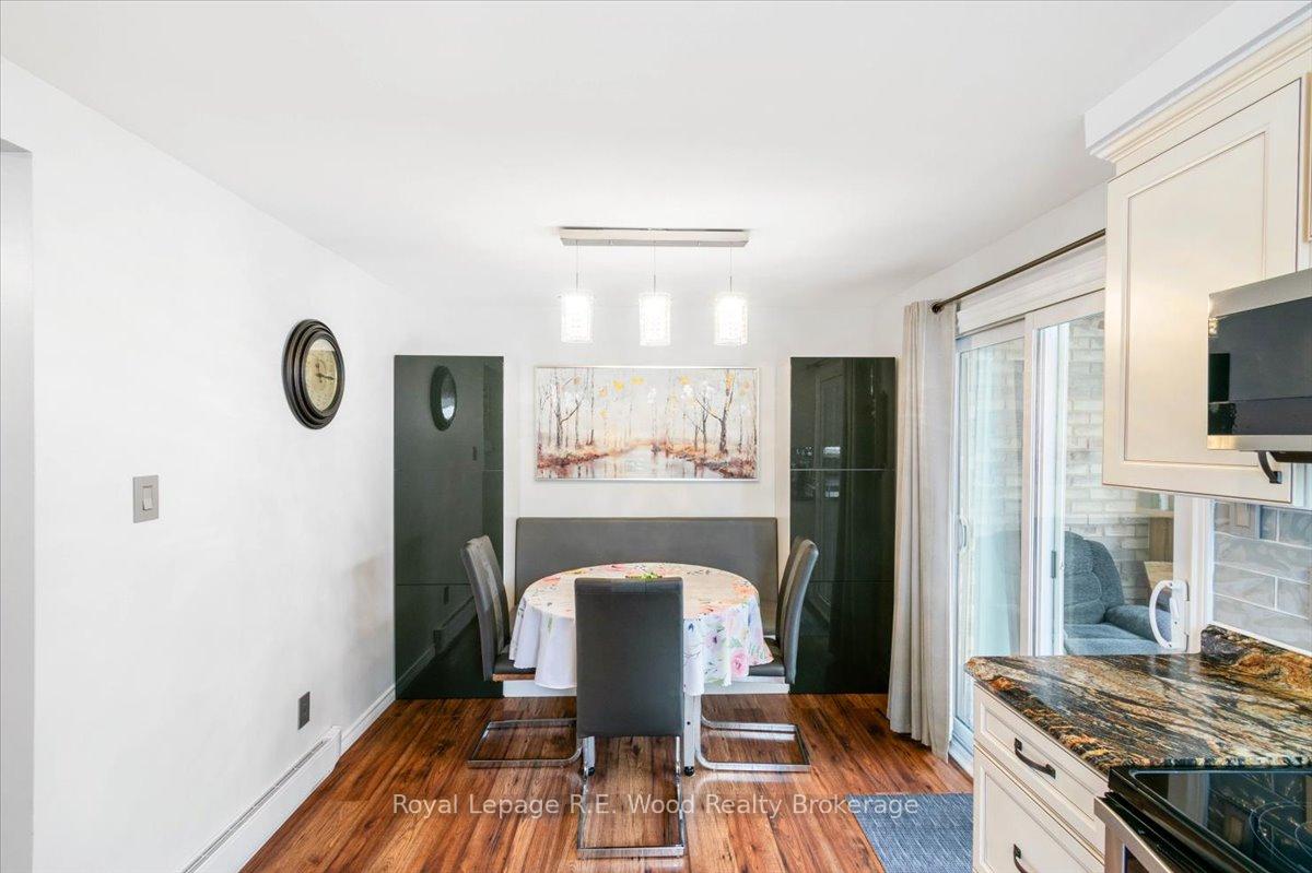 Photo 10 of 37 Connelly Drive, Kitchener — HOMEH