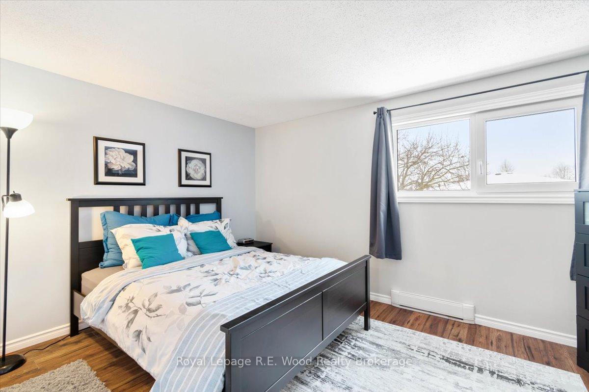 Photo 13 of 37 Connelly Drive, Kitchener — HOMEH