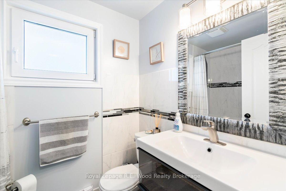 Photo 15 of 37 Connelly Drive, Kitchener — HOMEH