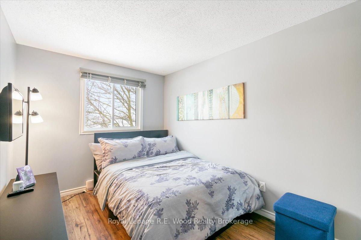 Photo 17 of 37 Connelly Drive, Kitchener — HOMEH