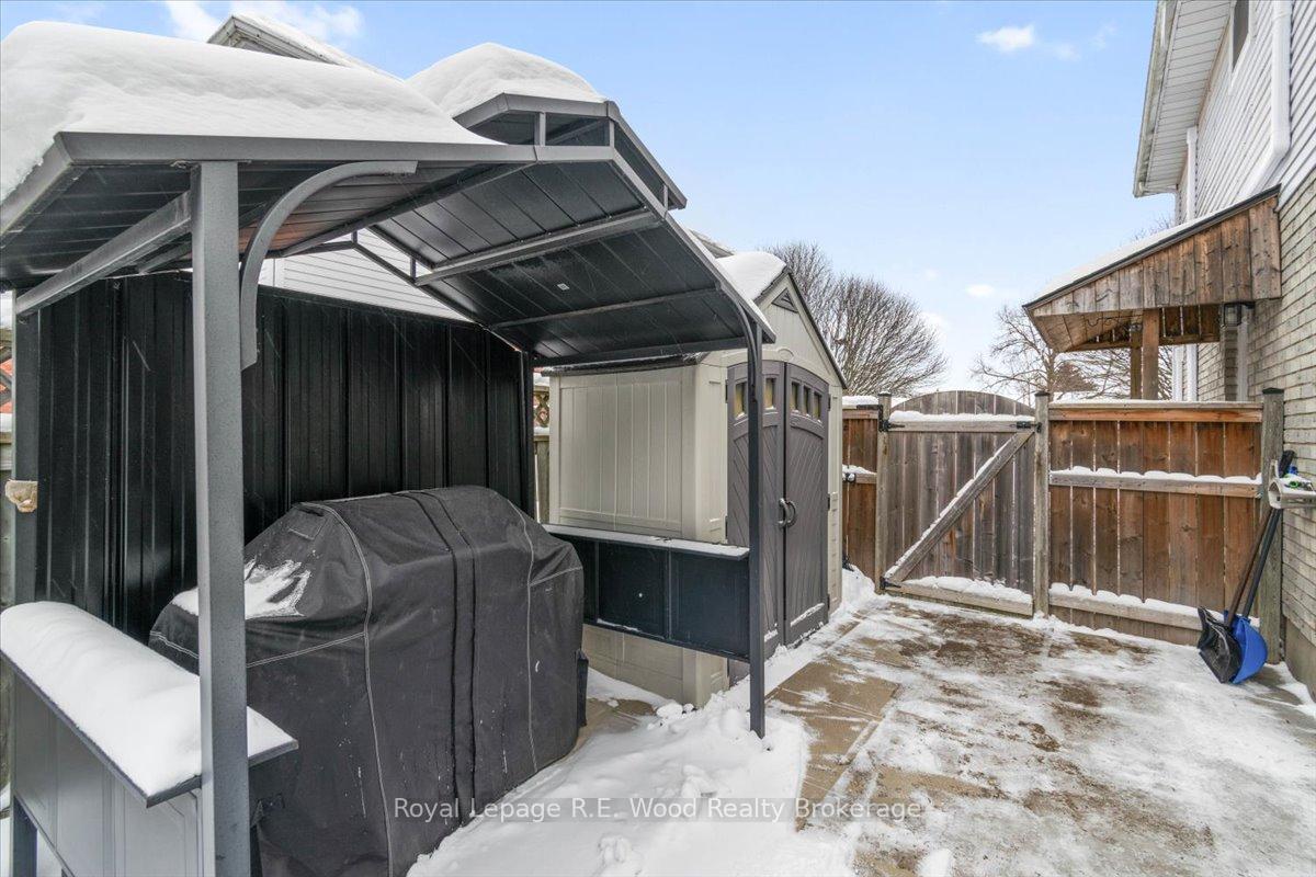 Photo 26 of 37 Connelly Drive, Kitchener — HOMEH