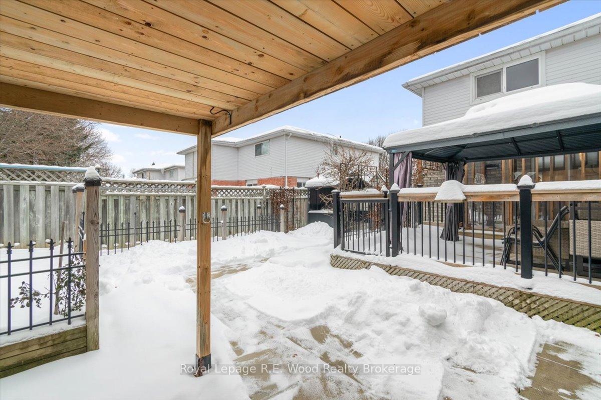 Photo 28 of 37 Connelly Drive, Kitchener — HOMEH