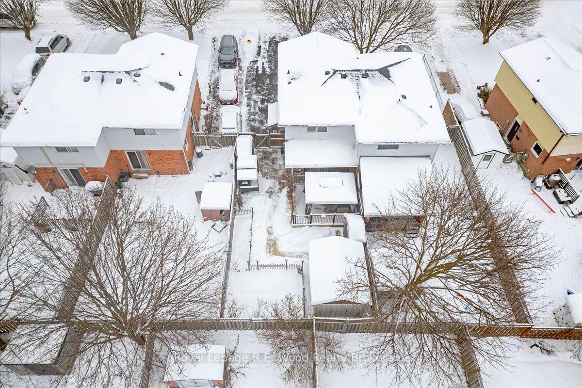 Photo 32 of 37 Connelly Drive, Kitchener — HOMEH