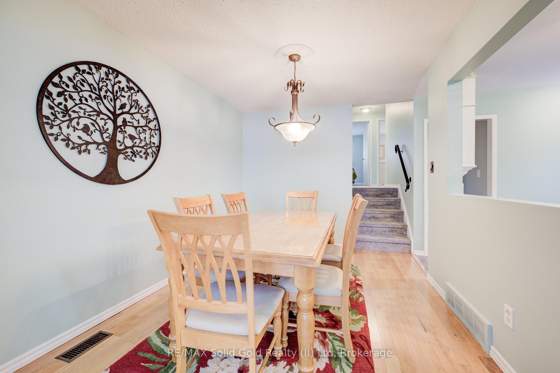 Photo 6 of 115 Uxbridge Crescent, Kitchener — HOMEH