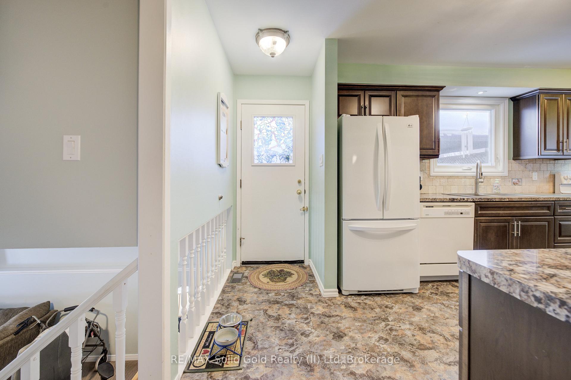 Photo 12 of 115 Uxbridge Crescent, Kitchener — HOMEH