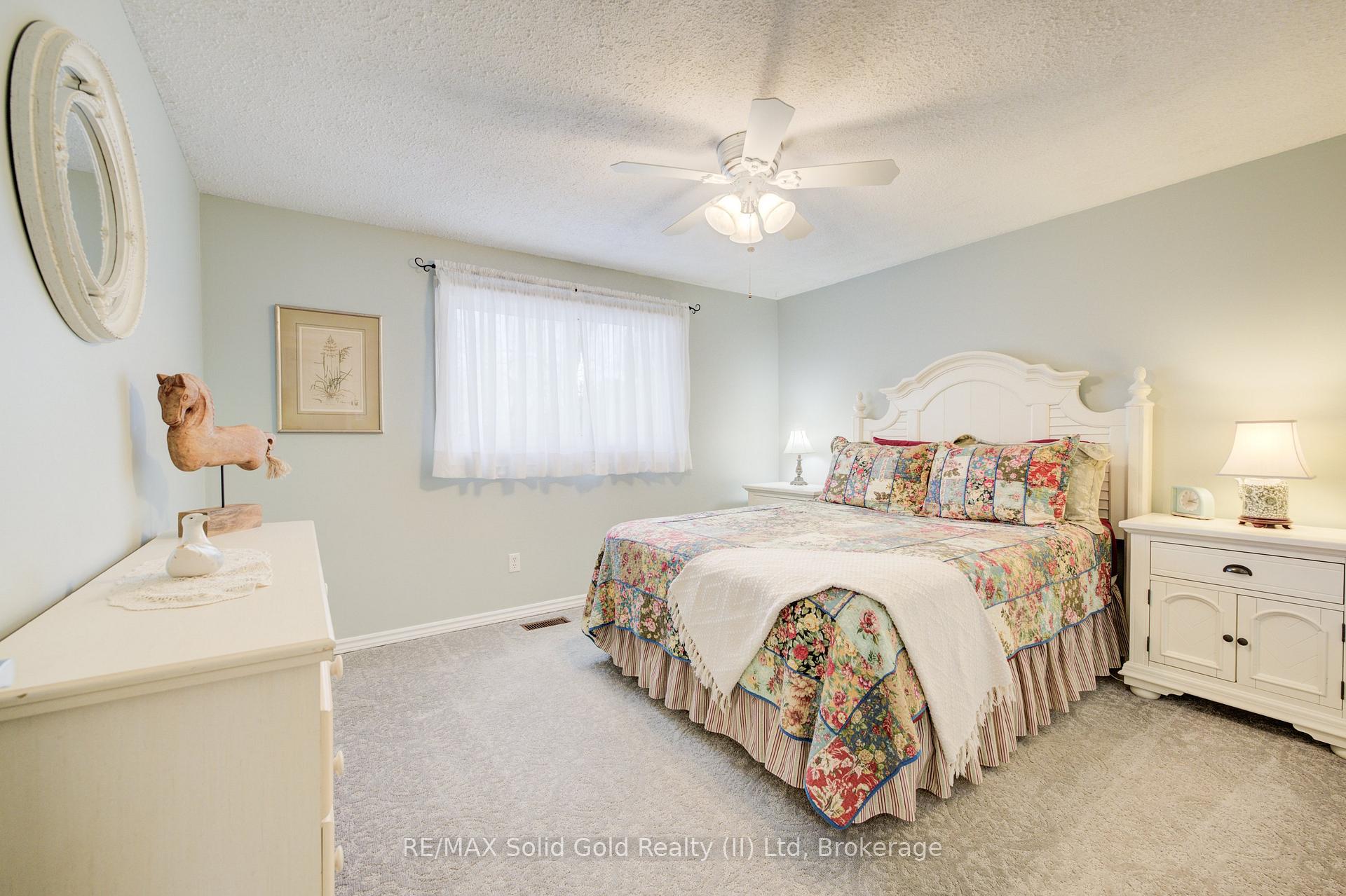 Photo 13 of 115 Uxbridge Crescent, Kitchener — HOMEH