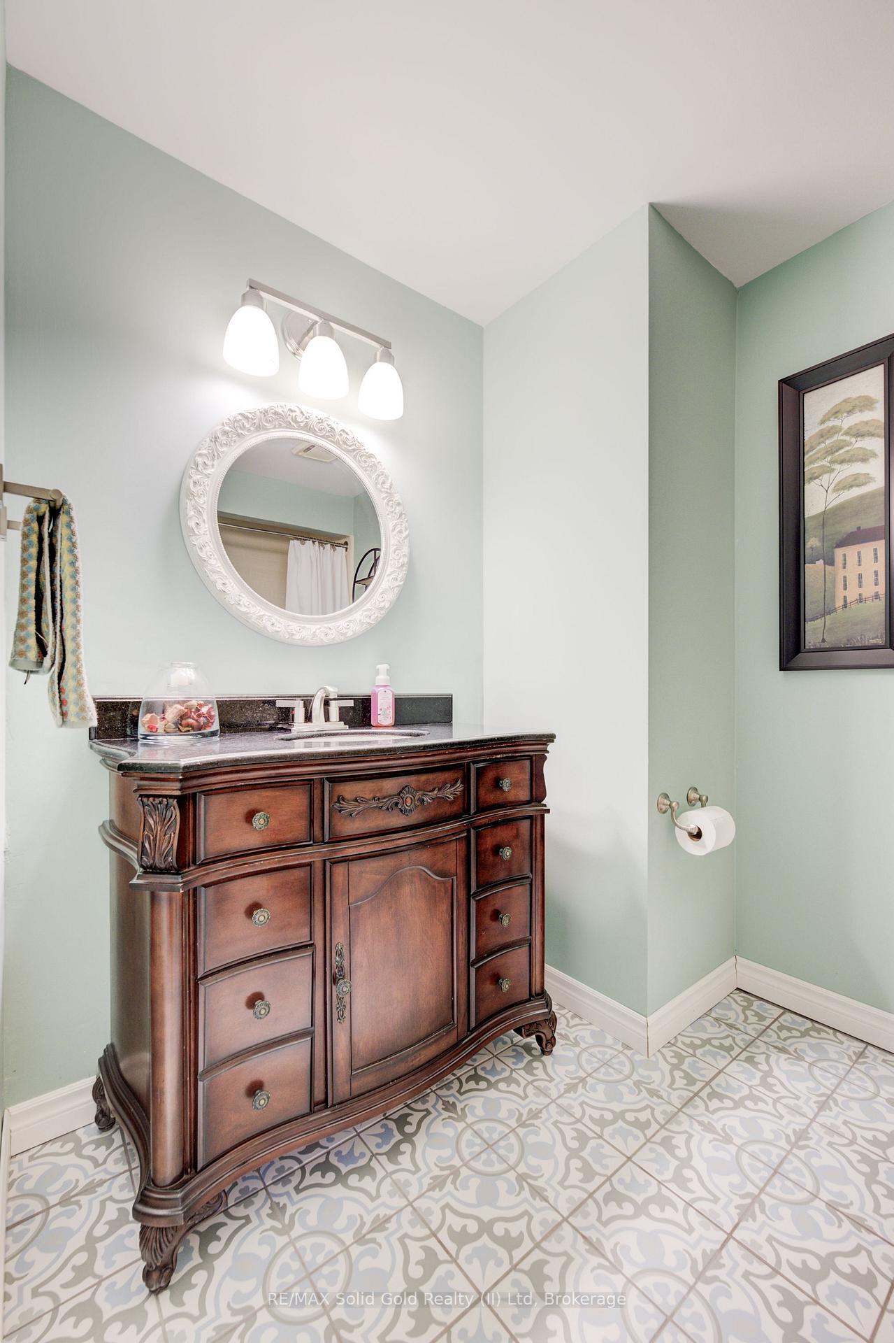 Photo 18 of 115 Uxbridge Crescent, Kitchener — HOMEH