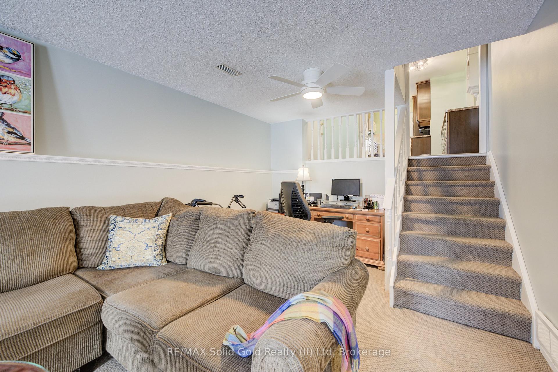 Photo 20 of 115 Uxbridge Crescent, Kitchener — HOMEH