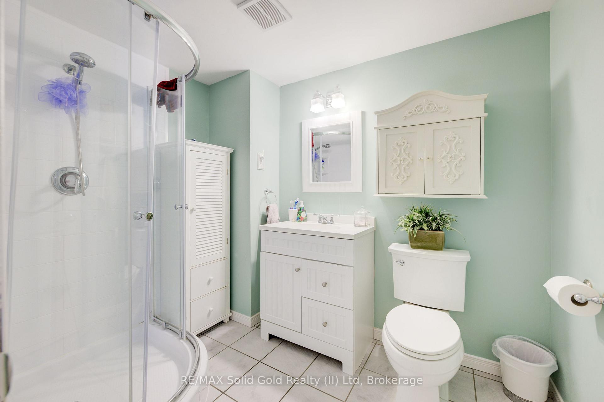 Photo 22 of 115 Uxbridge Crescent, Kitchener — HOMEH