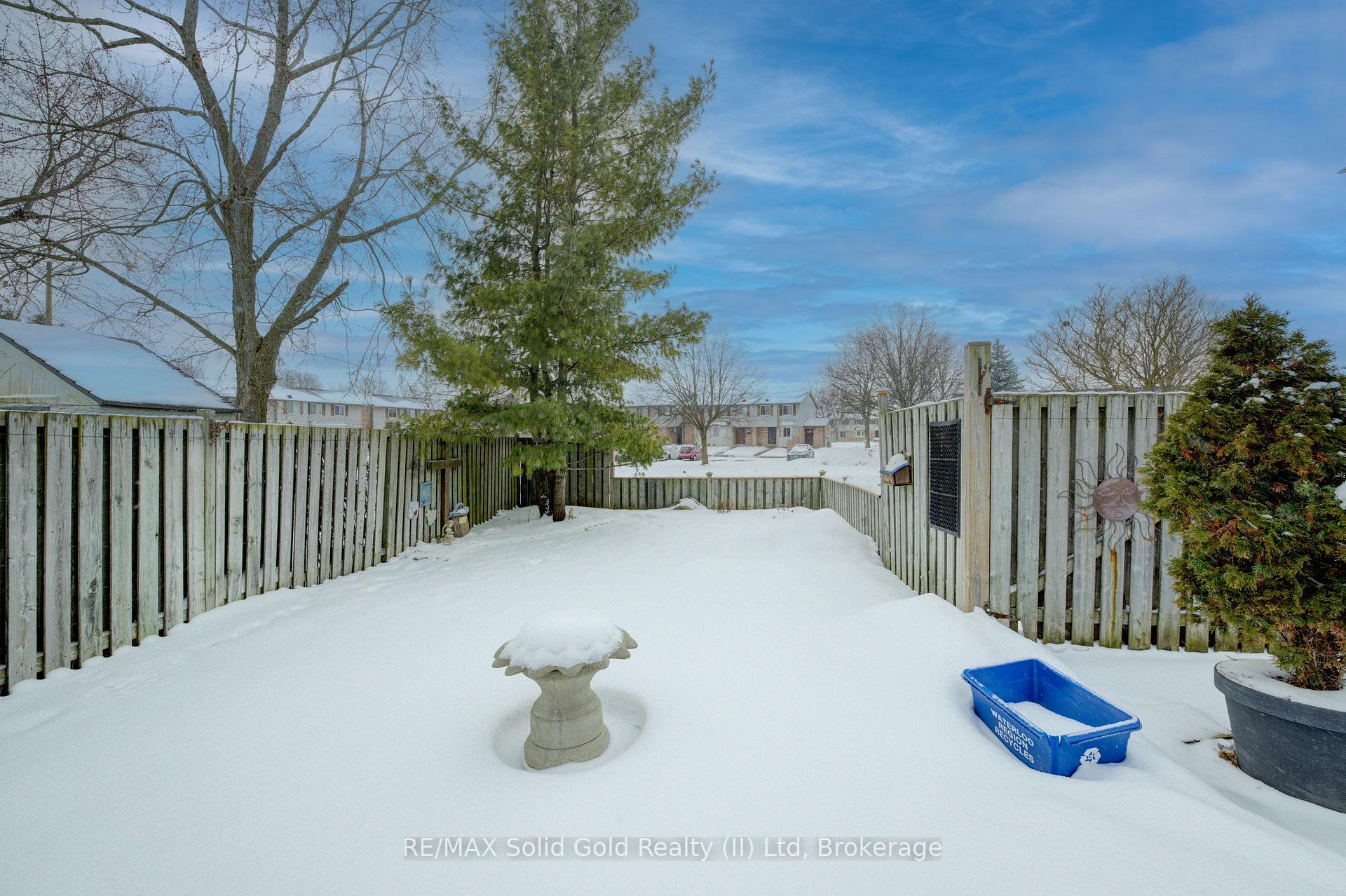 Photo 32 of 115 Uxbridge Crescent, Kitchener — HOMEH