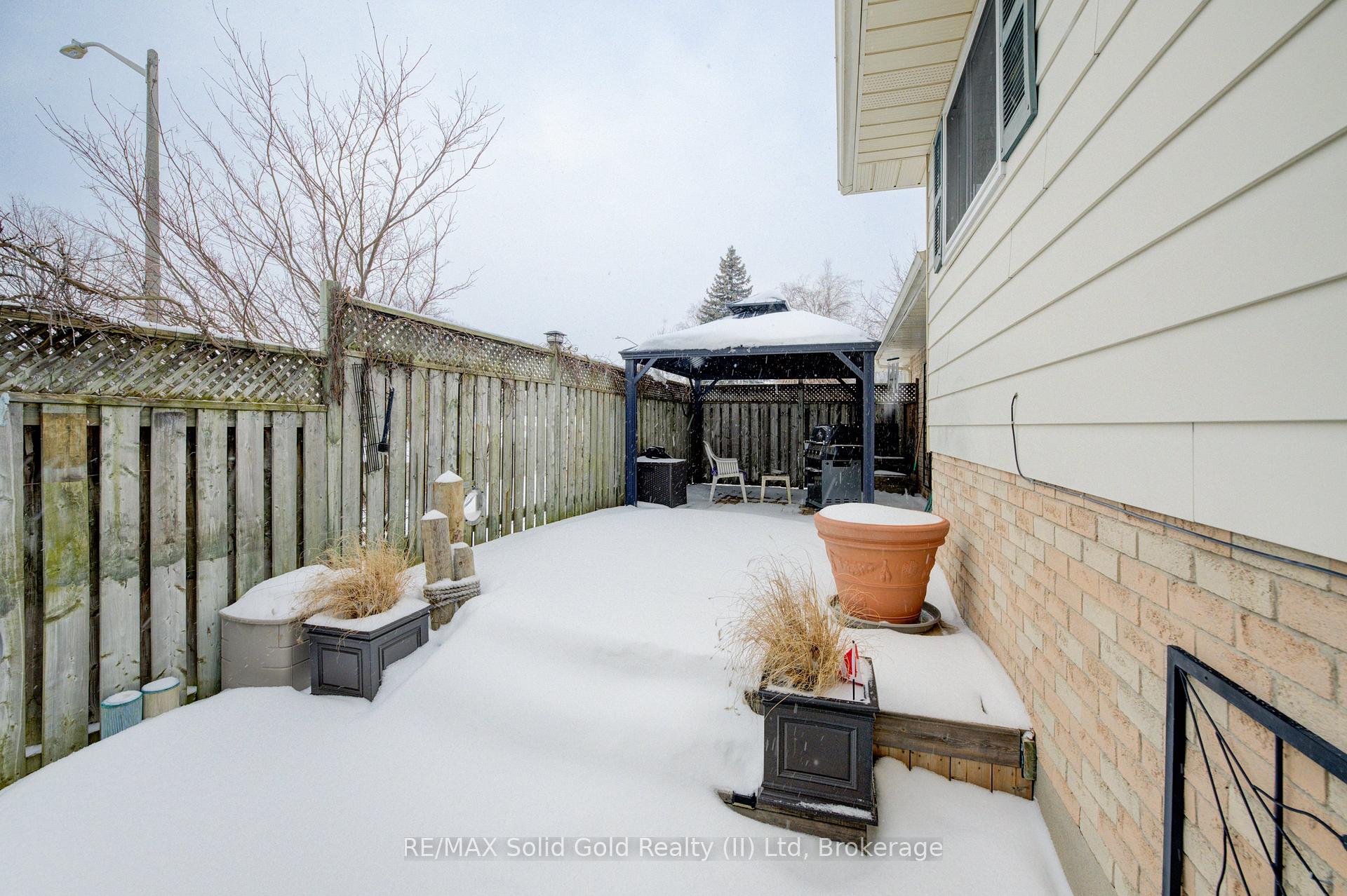 Photo 34 of 115 Uxbridge Crescent, Kitchener — HOMEH