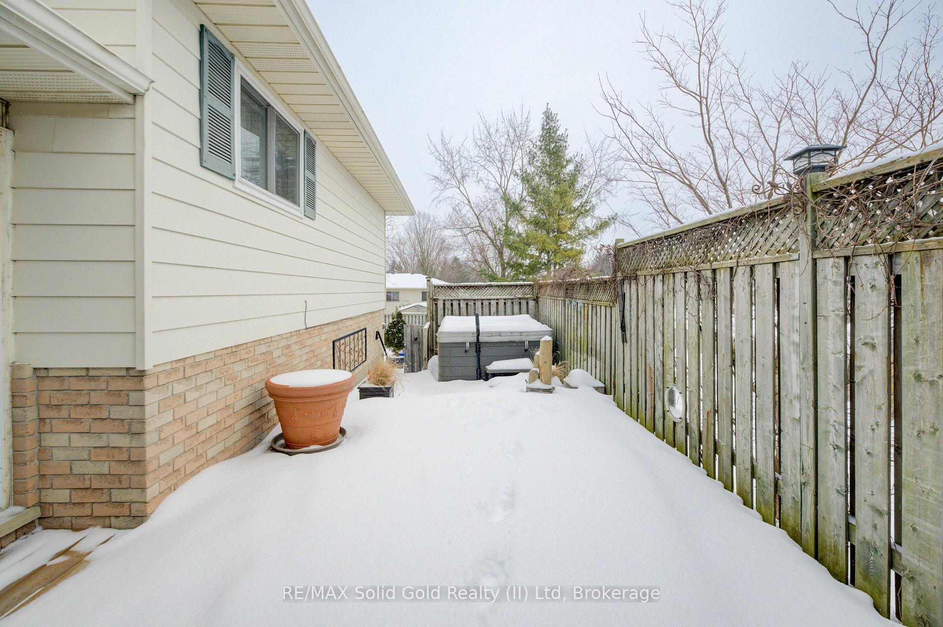 Photo 36 of 115 Uxbridge Crescent, Kitchener — HOMEH